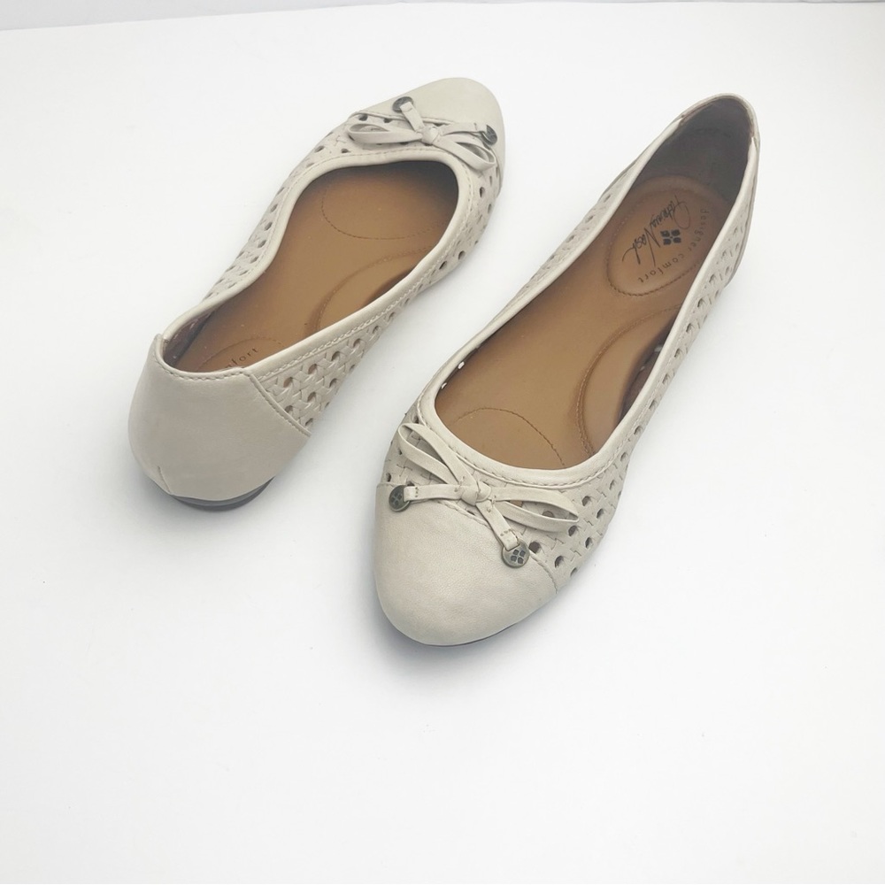 PATRICIA NASH Bettina Bone Laser Side Cutout Bow Detail Ballet Flats Size 7.5
